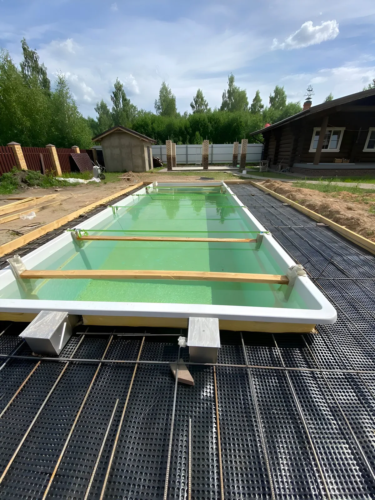 Laguna 9 — вечернее освещение в Владимире